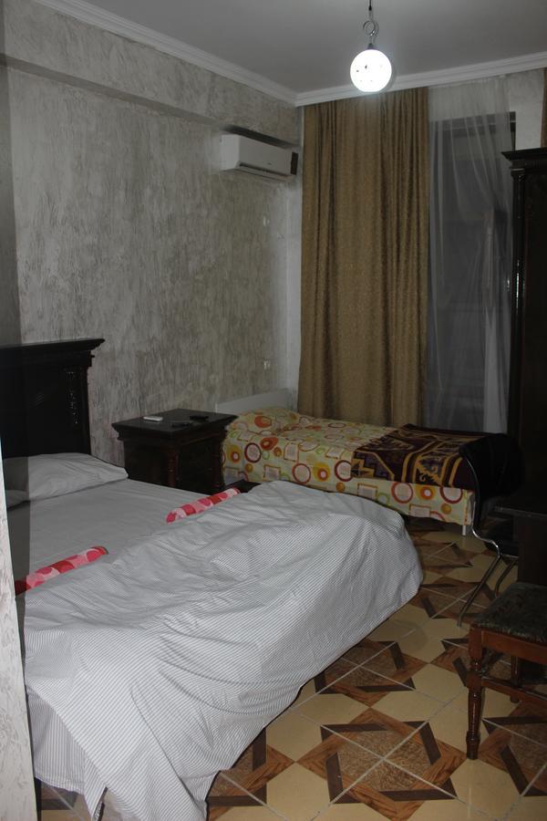 Hotel Belfast Батуми Екстериор снимка